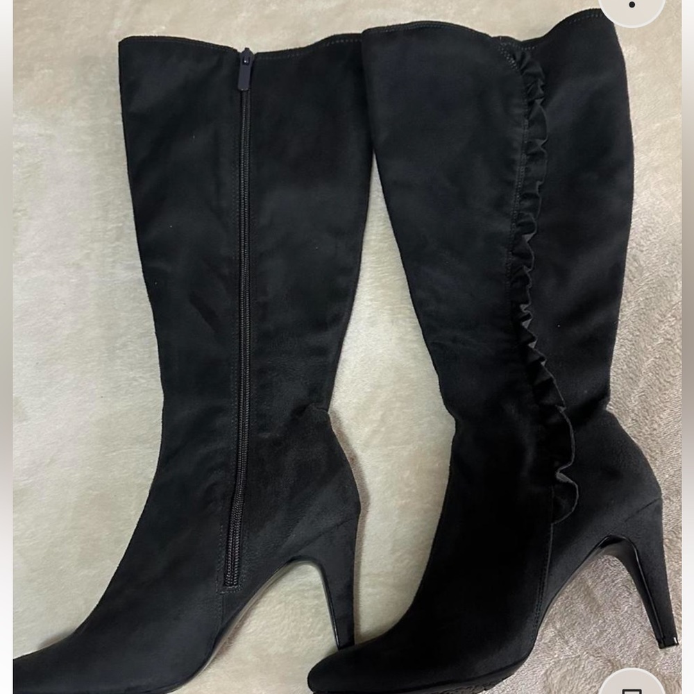 Covington Grey high-heeled boots sizes 6.5,